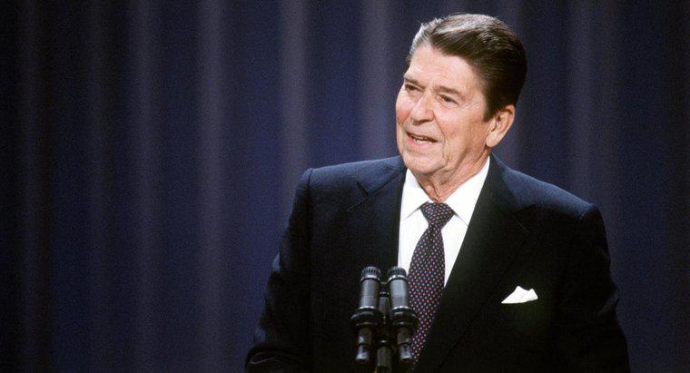 Por que eles chamaram Ronald Reagan de "O Gipper"?