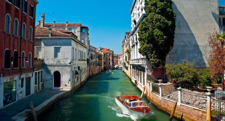 Por que Veneza está afundando?