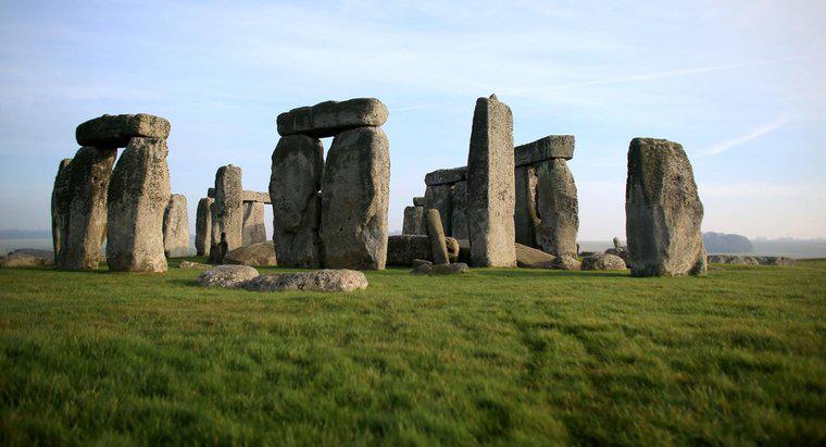 Quem descobriu Stonehenge?