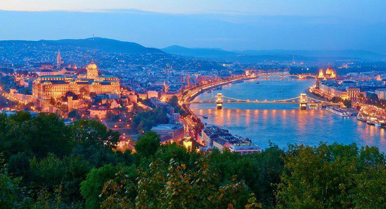 Por que Budapeste é famosa?
