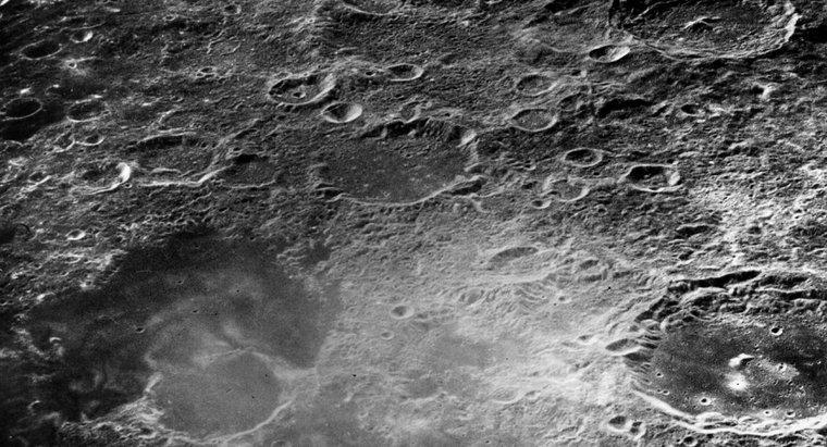 Como a Lua obteve suas crateras?