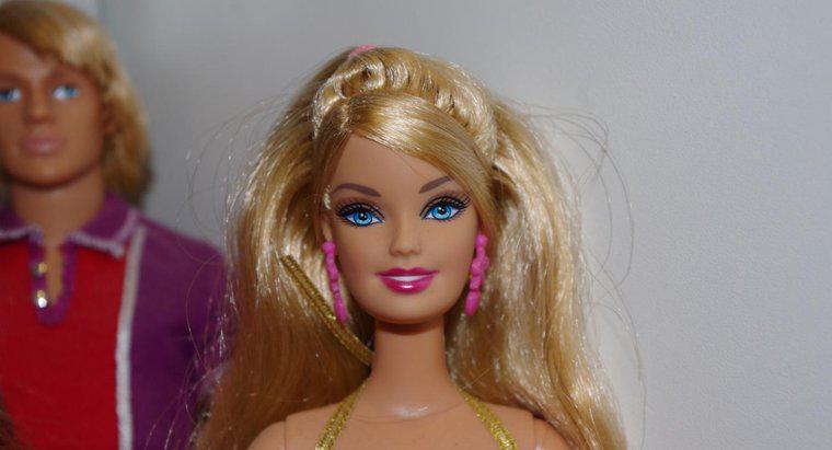 Do que é feito o cabelo da Barbie?