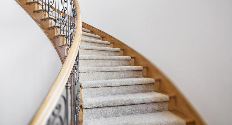 Qual é a altura padrão do corrimão para escadas?