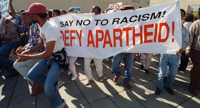Por que o apartheid aconteceu na África do Sul?