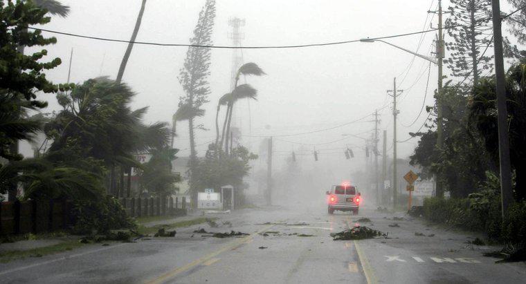 Quando o furacão Wilma atingiu a Flórida?