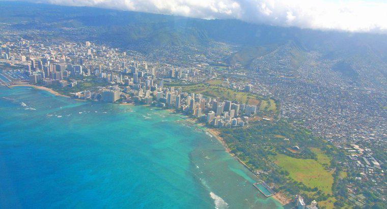 Em que ilha fica Honolulu?