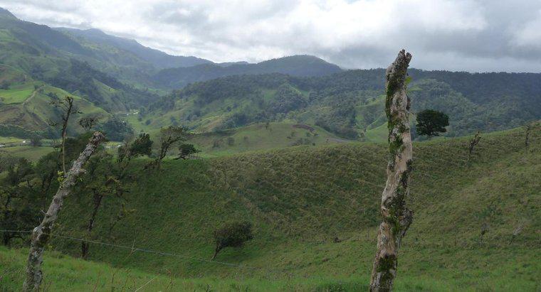 Quais são os três marcos famosos da Costa Rica?