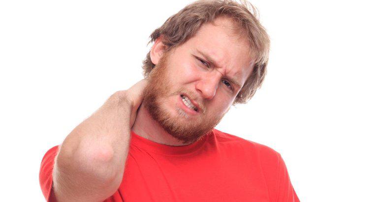 Quais são os principais sintomas de um disco protuberante no pescoço?