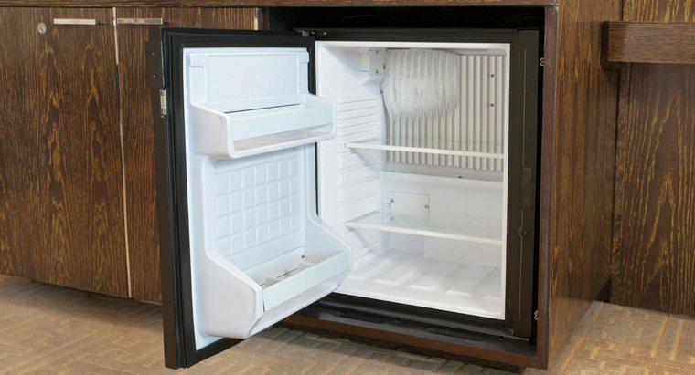 Quanta eletricidade usa um mini-refrigerador?