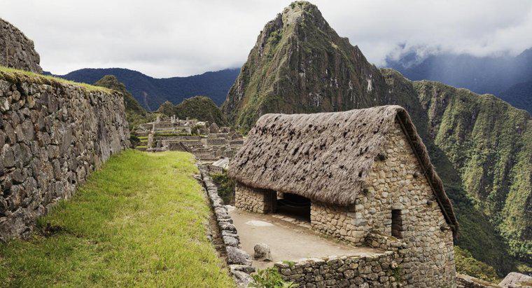Em que viviam os incas?