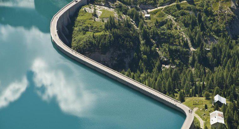 Quais são as desvantagens das barragens?