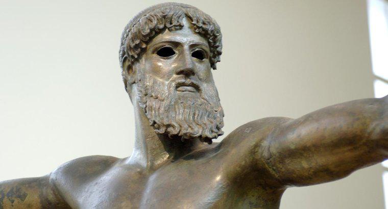 Quais são algumas das características de personalidade de Zeus?
