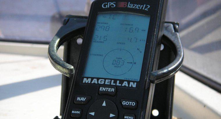 Como você instala as atualizações do GPS Magellan?