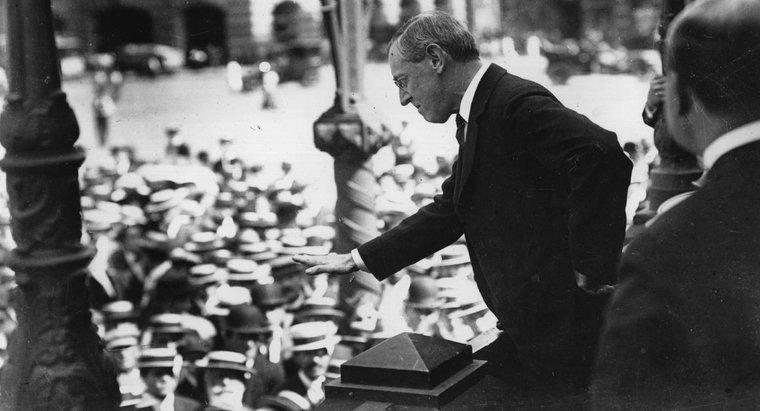 Como o 14º ponto de Woodrow Wilson foi incorporado ao Tratado de Versalhes?
