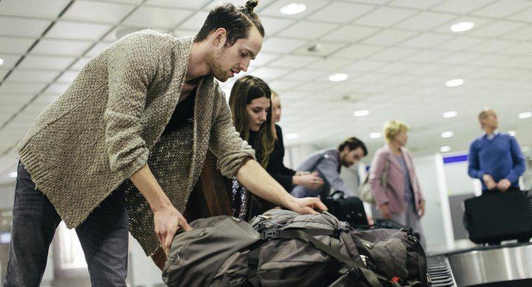Como você paga as taxas de bagagem da Delta Airlines no check-in?