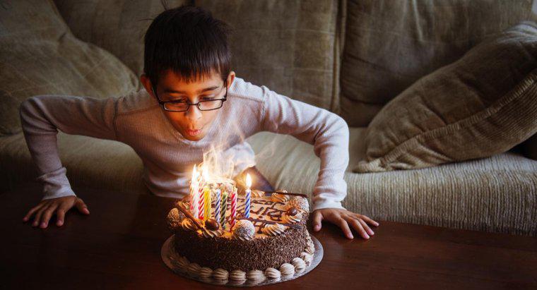 Quais são algumas ideias para a festa de aniversário de um adolescente de 13 anos?