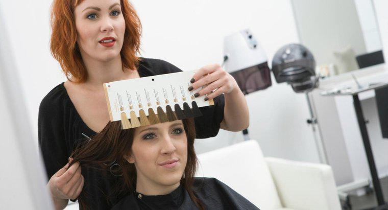Quanto custa para pintar o cabelo em um salão de beleza?