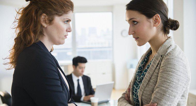 Quais são os diferentes tipos de conflito no local de trabalho?