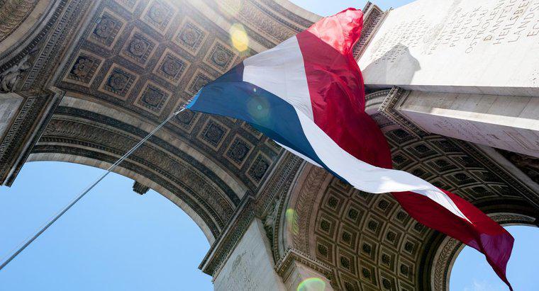 O que representam as cores da bandeira francesa?