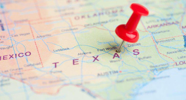 O que mostra um grande mapa do Texas?