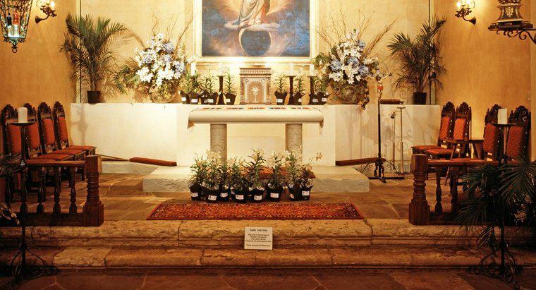 Para que serve um altar na igreja?