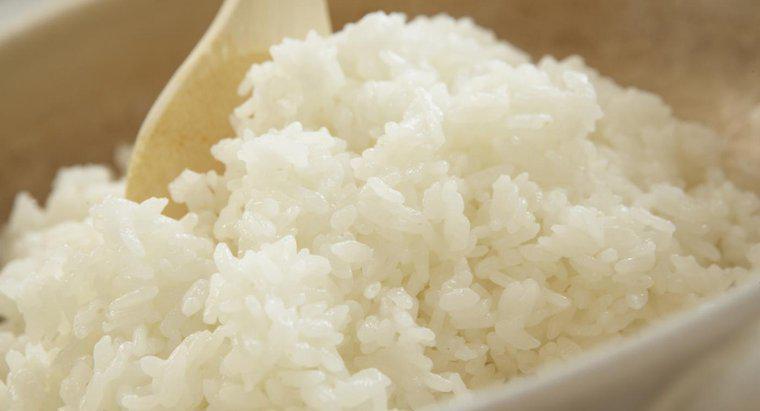 Quanto tempo leva para cozinhar arroz em uma panela de arroz?