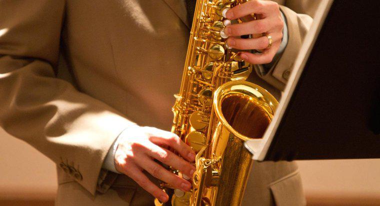 Qual é a diferença entre sax alto e tenor?