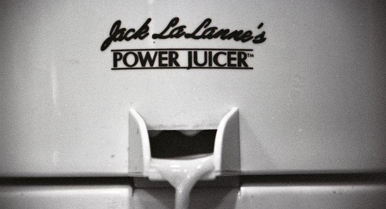 Como você retira a lâmina do Power Juicer Jack LaLanne?