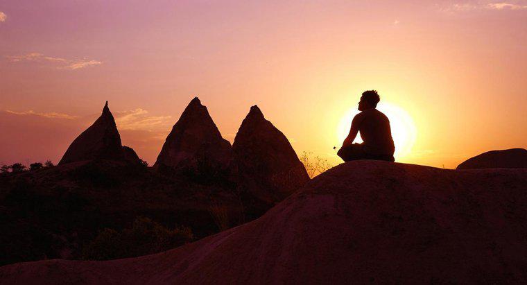 Qual é a diferença entre ioga e meditação?