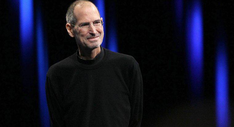Por que Steve Jobs deu o nome de Apple à sua empresa?