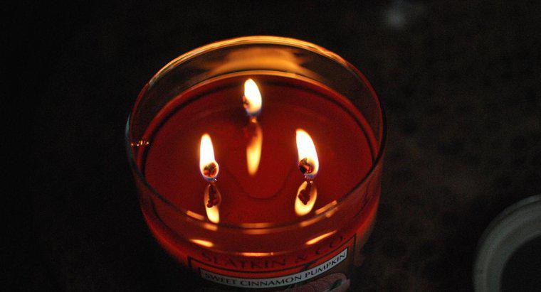 As velas perfumadas ou sem cheiro queimam por mais tempo?