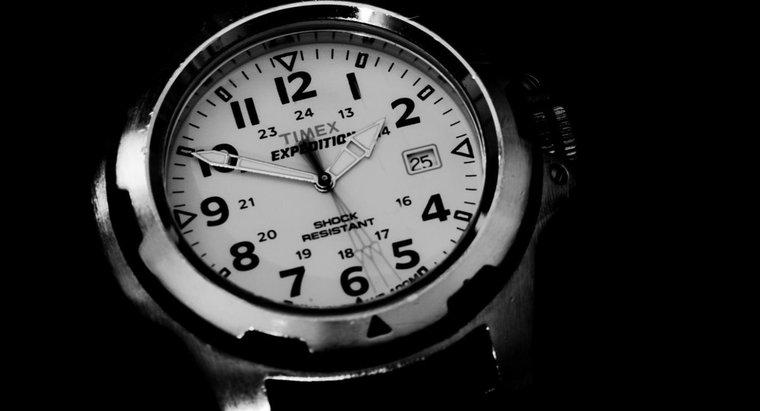 Como você define a data para um relógio Indiglo da expedição Timex?