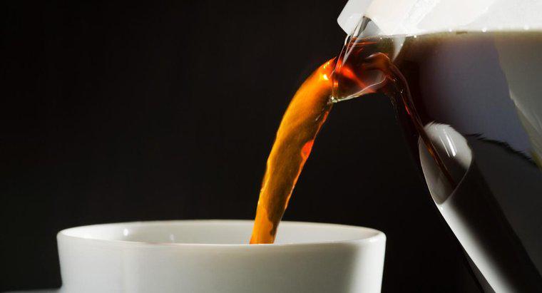 Quantas colheres de café são necessárias por xícara de água?