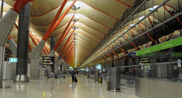 Quantos aeroportos existem em Madrid?