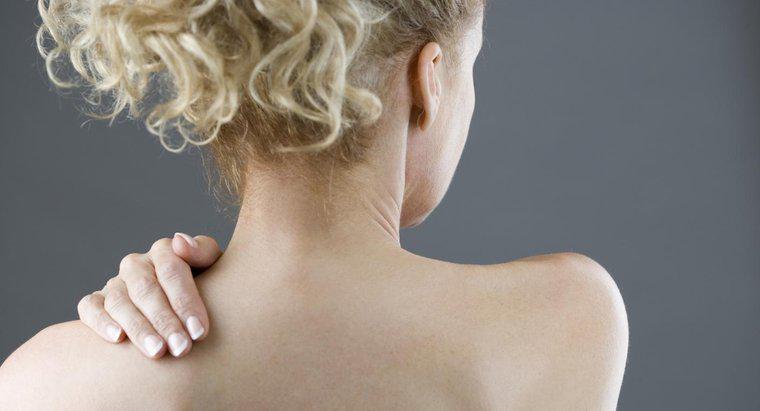 O que indica dor no braço esquerdo e no ombro?
