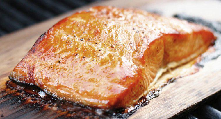 Quanto tempo demora para grelhar o salmão?