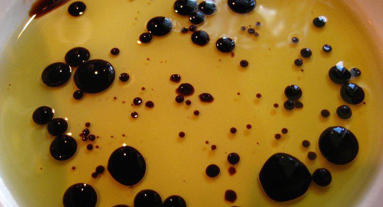 Por que o óleo e o vinagre não se misturam?