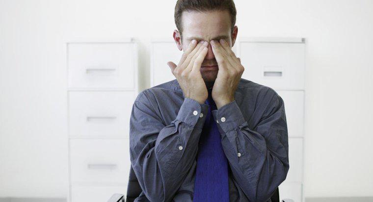 Quais são as possíveis causas de uma dor no olho?