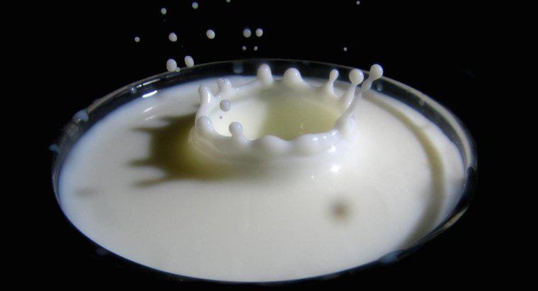 Qual é a quantidade de cálcio em 8 onças de leite?