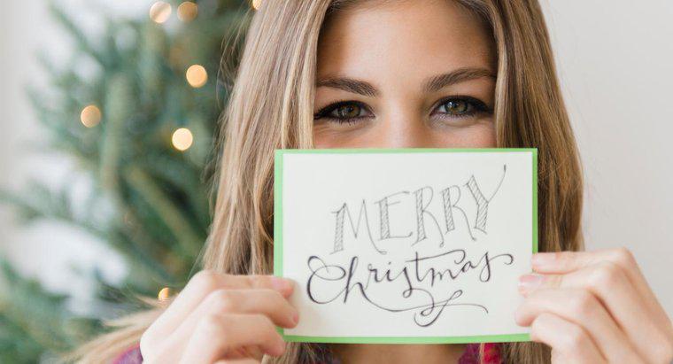 Quais são algumas palavras boas para um cartão de Natal?