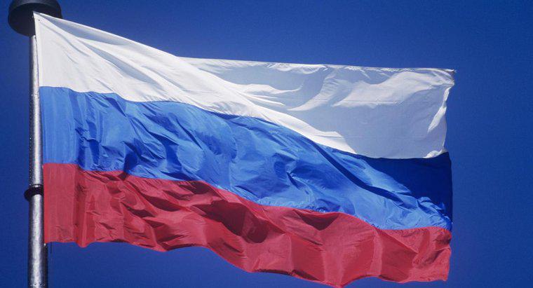 O que representam as cores da bandeira russa?