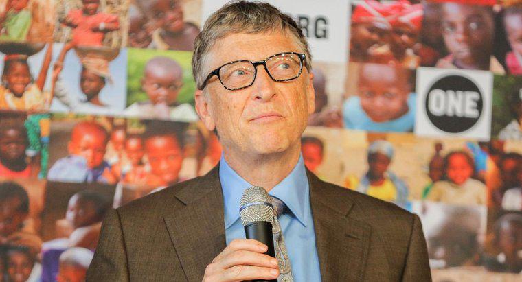 Quais são algumas das principais realizações de Bill Gates?