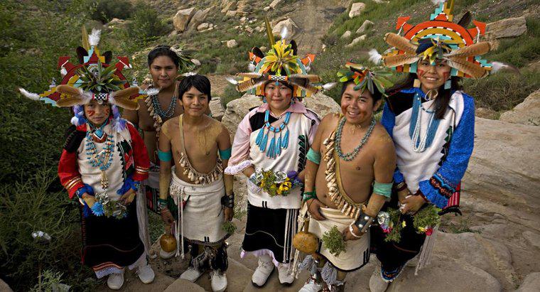 Quais são alguns fatos para as crianças sobre a tribo Hopi?