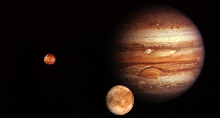 Quantos satélites Júpiter tem?