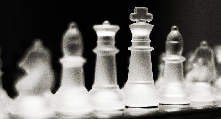 Um rei pode pegar uma peça no xadrez?