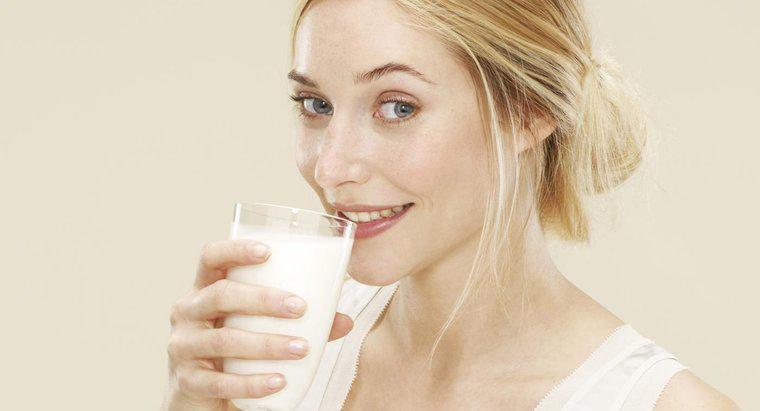 Um adulto pode beber muito leite?