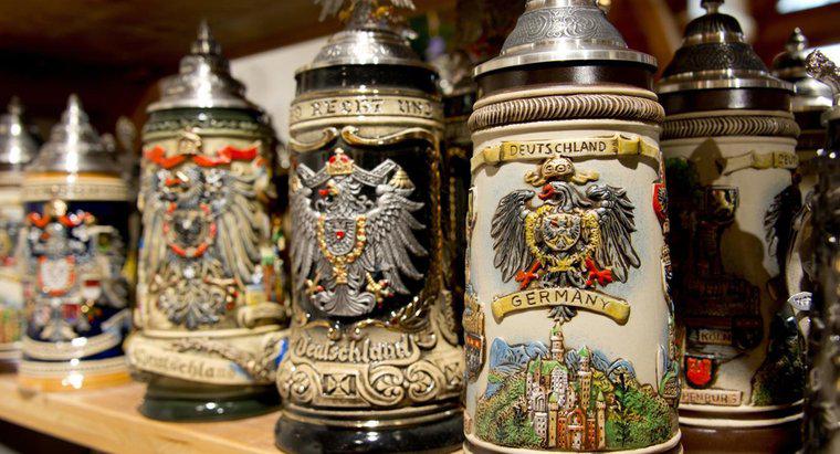 Como você identifica canecas ou canecas de cerveja alemãs?