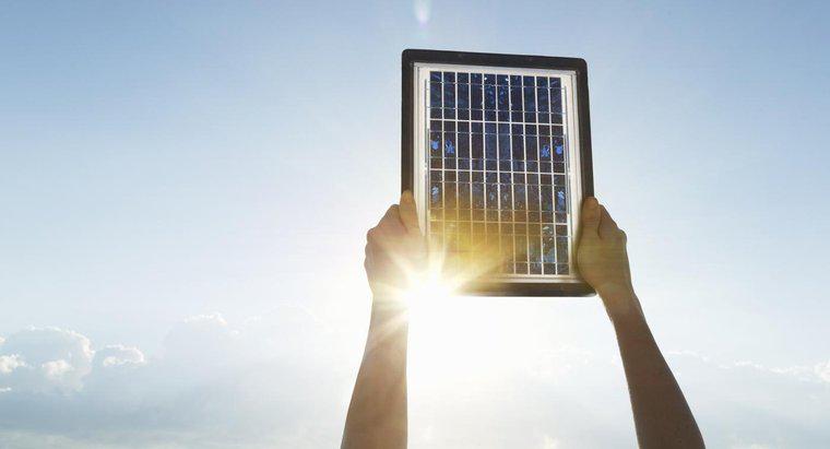 Como a energia solar é formada?