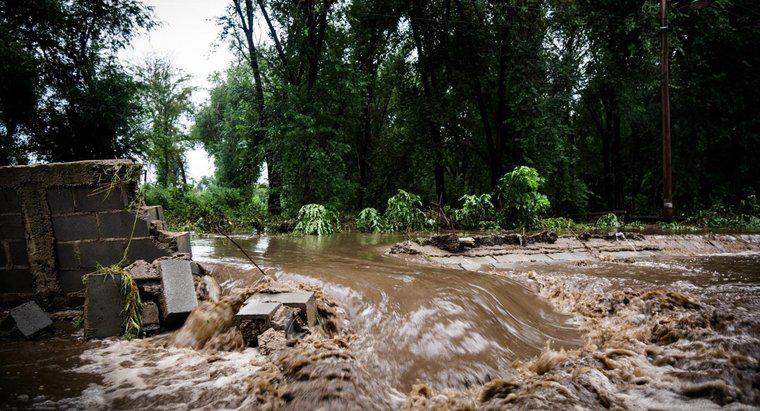 Quais áreas nos Estados Unidos estão sob alto risco de inundação?