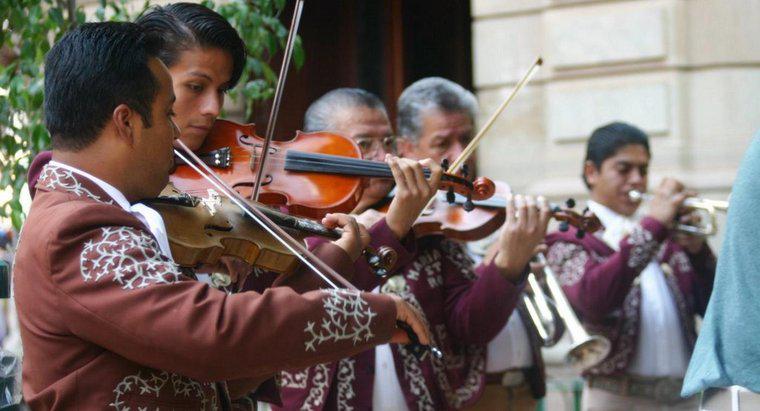 Quais instrumentos são tradicionais para uma banda Mariachi?